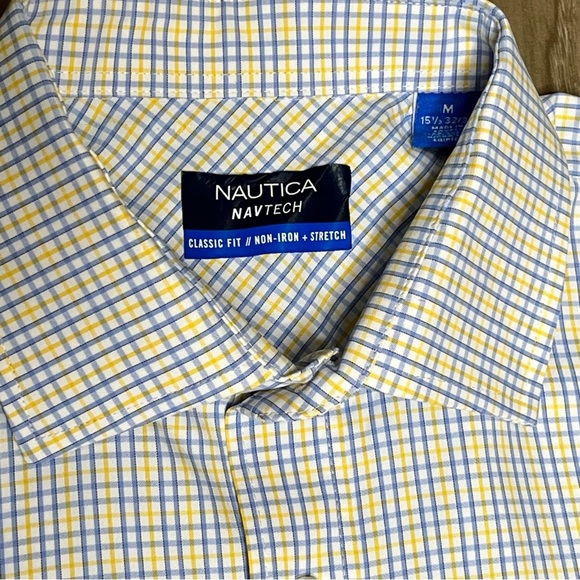 Nautica Slim Fit Wrinkle-Resistant Dress Shirt - M (15-1/2, 32/33) - Like New - Picture 2 of 5
